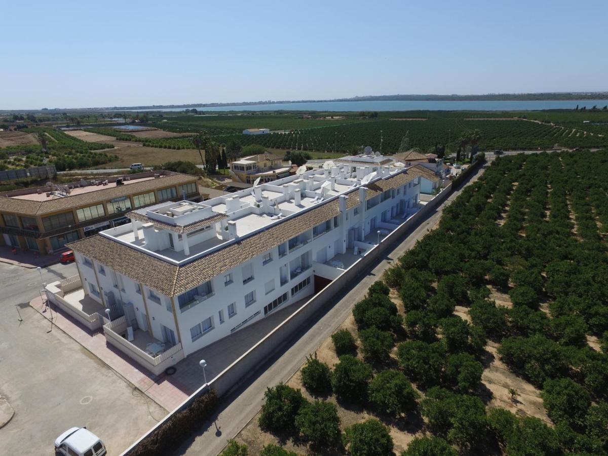 Apartamentos La Laguna I Luxury Apartments グアルダマル・デル・セグラ エクステリア 写真